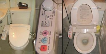 ห้องน้ำชักโครกพร้อมสิ่งอำนวยความสะดวกของประเทศญี่ปุ่น
