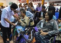 นพ.ชลน่าน ศรีแก้ว รัฐมนตรีช่วยว่าการกระทรวงสาธารณสุข ออกหน่วยให้บริการ บริการทันตกรรม แขนขาเทียมแก่ผู้พิการ