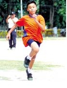 กฤษณ์ เจริญผล จาก ร.ร.ฉะเชิงเทราปัญญานุกุล สปีดเข้าเส้นชัยเป็นที่หนึ่งในการแข่งขันวิ่ง 50ม. รุ่น 12-15ปี ชาย