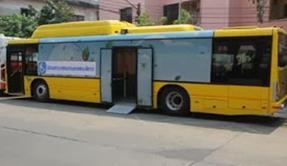 รถเมล์ขสมก. NGV แบบบันไดทางลาด