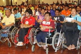 ทัพกีฬาคนพิการเข้าร่วมรับฟังในพิธีปฐมนิเทศคณะนักกีฬาและเจ้าหน้าที่คนพิการทีมชาติไทย
