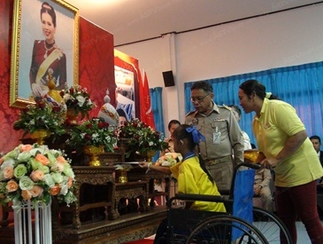 “มูลนิธิคุณพุ่ม” มอบทุนการศึกษาแก่เด็กออทิสติกและเด็กพิการในปัตตานี 128 ทุน