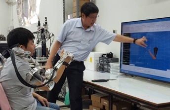 คณะแพทย์ - วิศวะ จุฬาฯ พัฒนาหุ่นยนต์ฟื้นฟูผู้ป่วยอัมพฤกษ์