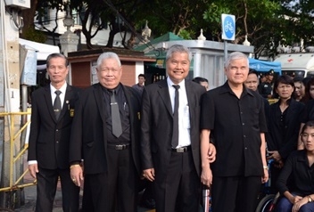 พก. นำคนพิการ และผู้แทนองค์กรคนพิการทุกประเภท ร่วมลงนามถวายอาลัยพระบาทสมเด็จพระปรมินทรมหาภูมิพลอดุลยเดช