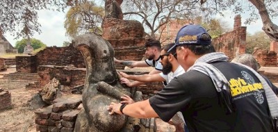 2 อินฟลูฯผู้พิการทางสายตาจากอังกฤษ บินลัดฟ้าสัมผัสมรดกโลกที่อยุธยา