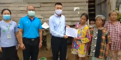 ยายวัย 70 ปีสุดแกร่งเลี้ยงลูกสาวพิการวัย 38 ปี