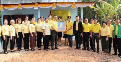 ผู้ว่าฯเลย นำจิตอาสาร่วมพิธีมอบบ้านให้ลูกชายกตัญญู 17 ปี ดูแลพ่อพิการ