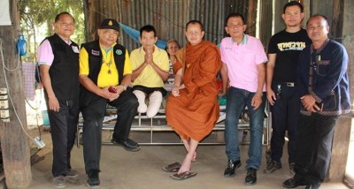 ลุงเก็บขยะถูกรถชนขาขาดพิการตลอดชีวิต