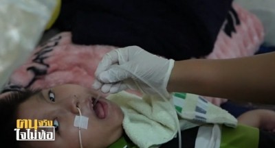 “วิว” ลูกพิการตั้งแต่เกิด หมอบอกอยู่ได้ 5 ปี สู้ขายส้มตำหารายได้เลี้ยงลูกมา 12 ปีแล้ว ไม่ว่าลูกจะเป็นยังไง แม่พร้อมดูแลตลอดไป!