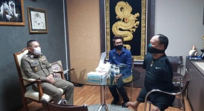 ผบ.ตร.ชื่นชมศิลปินอิสระผู้พิการแขนขามอบอุปกรณ์การแพทย์