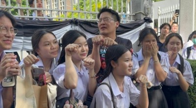 "เต้ มงคลกิตติ์" ควงผู้สมัครผู้ว่าฯกทม. บุกเตรียมอุดมฯ ชูนโยบายคนพิการ