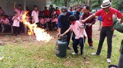 จัดอบรมการป้องกันแผนอัคคีภัยและอุทกภัยในสถานศึกษา สร้างทักษะการเอาตัวรอดของนักเรียนผู้พิการ