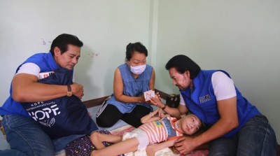 บิณฑ์ บรรลือฤทธิ์ เข้าช่วยเหลือ แม่ดูแลลูกพิการ ช่วยเหลือตัวเองไม่ได้