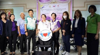 มูลนิธิหัวใจบริสุทธิ์ ส่งมอบอุปกรณ์ช่วยเหลือผู้สูงอายุและพิการในอ่างทอง