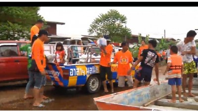 หมู่บ้านติดน้ำพองอ่วมน้ำไม่ลด