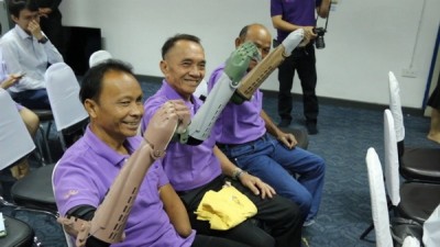 มูลนิธิสายใจไทยผนึก รพ.สิรินธร ทุ่มพลังผลิตมือเทียมเพื่อผู้พิการทั้งประเทศ