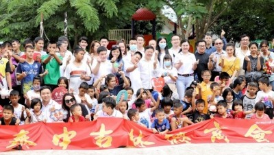 ช่วยเด็กกำพร้า ด้อยโอกาสทางสังคม เด็กตาบอด พิการ