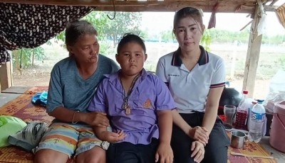 สลดใจ! ครูเยี่ยมบ้านนักเรียน ป.1 พบแม่พิการสู้ชีวิต ลูกไร้ชุดนักเรียน วอนผู้ใจบุญช่วยเหลือ