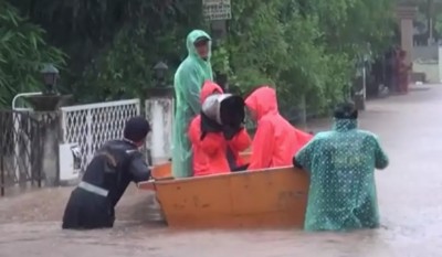 สั่งปิดร.ร.คนตาบอดขอนแก่น ฝนตกไม่หยุด น้ำขยับไปที่ 1.2 เมตร