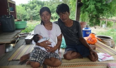 นางสาวหนูพอง สานารี อายุ 42 ปี และครอบครัว