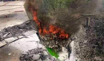 ครื่องบินเล็กกลุ่มนักบินพิการต่างชาติบินรอบโลก เกี่ยวสายไฟตกใกล้สนามบินบางพระ นักบินวัย 60 ปีเสียชีวิต