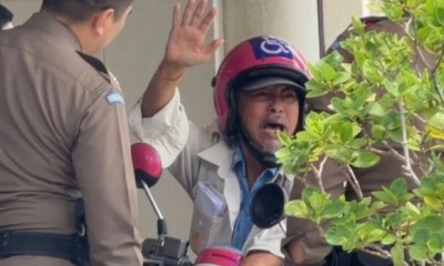 ชายสูงวัยขี่จักรยานยนต์ฝ่าด่านรักษาความปลอดภัย ถึงหน้าตึกไทยคู่ฟ้า ทำเนียบรัฐบาล เรียกร้องเบี้ยยังชีพสูงอายุ-คนพิการ