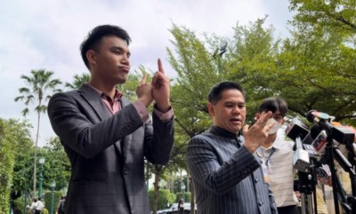 ‘วราวุธ’ แถลงข่าวพร้อมล่ามภาษามือ เผยหลังจากนี้จะมีล่าม เพื่อให้คนพิการได้รับข่าวสาร