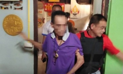 สลด!! พี่ชายพิการแทงตัดขั้วหัวใจน้องชายดับ อ้างแค้นโดนถามเมื่อไหร่จะตาย