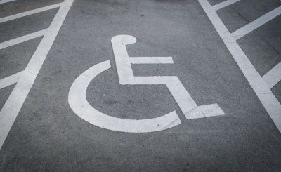 คนพิการสามารถขับรถได้ไหม ทำใบขับขี่ได้หรือเปล่า?