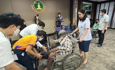 รพ. พระนารายณ์ฯ ร่วมกับ องค์กรนิชชะ-ไซ ประเทส ญี่ปุ่น จัดกิจกรรมเพื่อสนับสนุนรถเข็นวีลแชร์ ช่วยผู้พิการ