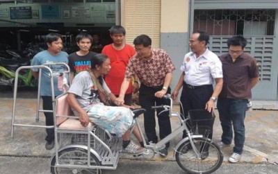 สารพัดช่างคืนความสุขให้ชุมชน-ซ่อมรถผู้พิการ
