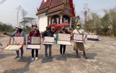 สมาพันธ์คนพิการผู้ค้าสลากฯ ยื่นหนังสือจี้กองสลากทวงถาม คืนสิทธิ์แม่ชายพิการ หลังลูกเครียดถูกตัดโควต้าขายหวย