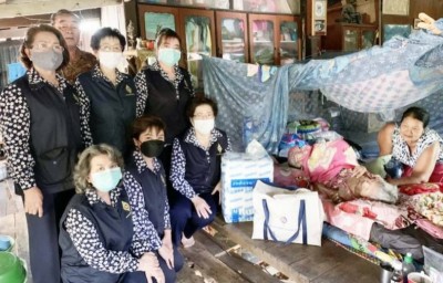 เหล่ากาชาดสองพี่น้อง นำคณะเยี่ยมผู้พิการยากไร้