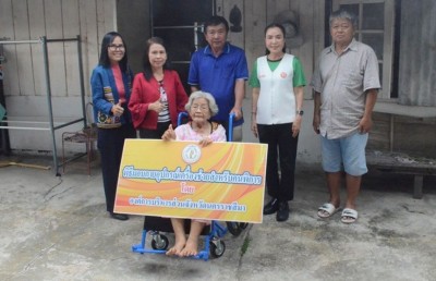 'นายกยลดา'อบจ.โคราช มอบวิลแชร์ถึงบ้านคุณยาย 92 ปีย้ำดูแลทุกข์สุขผู้สูงอายุและผู้ขาดโอกาส