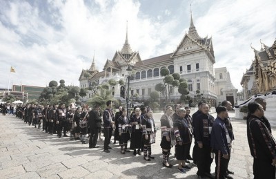 'ศาสนิกชน5ศาสนา-กลุ่มชาติพันธุ์-ผู้พิการ' เข้ากราบถวายความอาลัยพระบรมศพ‘สมเด็จพระพันปีหลวง’