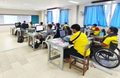 LIFE & HEALTH : ร่วมเปิดโอกาสทางการศึกษาเพื่อผู้พิการด้วยเทคโนโลยีสร้างอาชีพ
