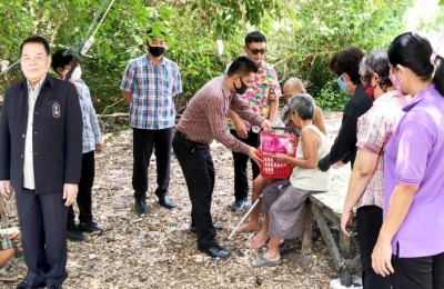 นายกเทศมนตรี ต.ป่าตาล ลงพื้นที่เยี่ยมบ้านผู้พิการ-ผู้ป่วยติดเตียง