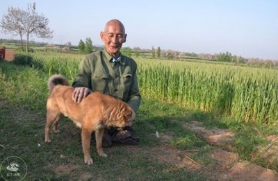 ซี เทียนเกิน คุณลุงชาวไร่วัย 60 ปี พิการขาขาดสองข้าง