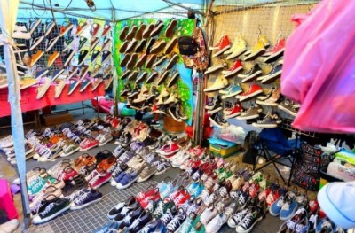 ขายรองเท้ามือสอง