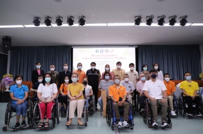 สำนักงานขนส่งจังหวัดสงขลา ร่วมกับ โรงพยาบาลสงขลา มอบอุปกรณ์ช่วยเหลือผู้พิการ