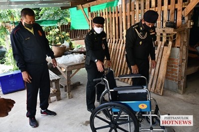 มอบ “วีลแชร์ปันสุข” ให้ยายอายุ 90 ปี