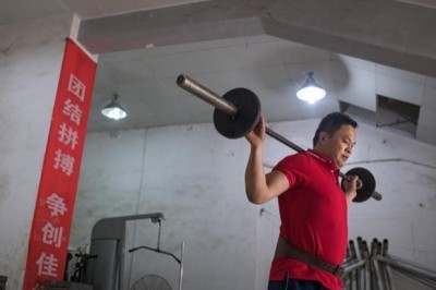 นักกีฬาผู้พิการทางการมองเห็น‘เถียน หลงปิง’: แสงสว่างแห่งกีฬานำทางให้ผม