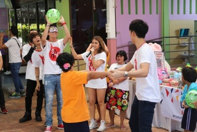 กามิกาเซ่ ยกค่ายส่งสุขปีใหม่ ถึงมือน้องบ้านราชาวดีหญิง