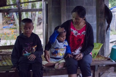 ชีวิตเลือกเกิดไม่ได้ !! “น้องบาส” เด็ก 7 ขวบ พิการสมอง-เดินไม่ได้ อาศัยอยู่กับยาย ทุกข์ซ้ำแม่ตกงาน ครอบครัวยากจนไร้ที่พึ่ง หวังผู้ใจบุญเมตตา