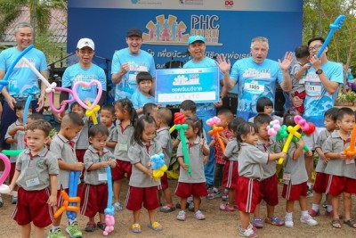 แปซิฟิค เฮลธ์ แคร์ จัดกิจกรรม PHC Fun Run for Father Ray เพื่อตอบแทนสังคม