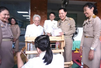 ฉะเชิงเทรา มอบทุนมูลนิธิคุณพุ่ม 108 ทุน ส่งต่อโอกาสทางการศึกษาแก่เด็กออทิสติกและเด็กพิการ