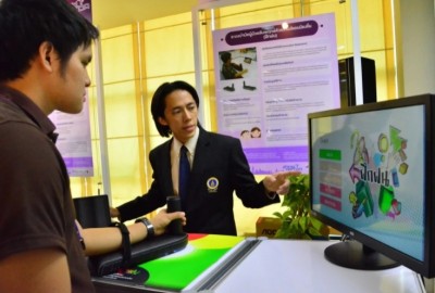 วิศวะมหิดล ร่วมกับ คณะกายภาพบำบัด ฟื้นฟูผู้ป่วยทางสมอง ด้วยนวัตกรรม “ฝึกฝน” ส่งมอบ 11 รพ.