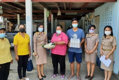 พมจ.อ่างทองเดินหน้าโครงการ พม.Mobile ปันสุขสู่ชุมชน และติดตามผู้ป่วยในพระบรมราชานุเคราะห์ 8 ราย