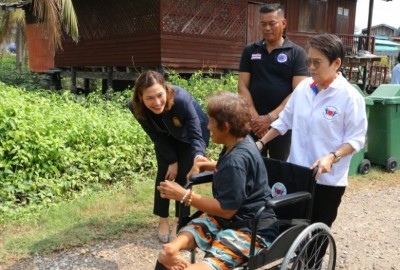 มูลนิธิหัวใจบริสุทธิ์ ลงพื้นที่มอบกายอุปกรณ์แก่กลุ่มเปราะบางจังหวัดสมุทรสงคราม ถวายเป็นพระราชกุศลพระพันปีหลวง