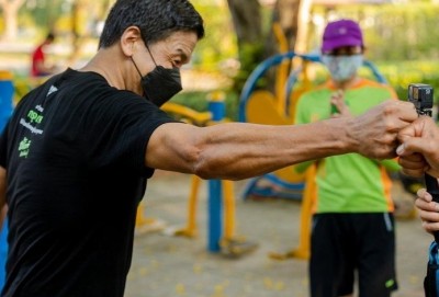 รู้จักชัชชาติ สิทธิพันธุ์ ในมิติคุณพ่อที่ต่อสู้เพื่อลูกชายหูหนวก